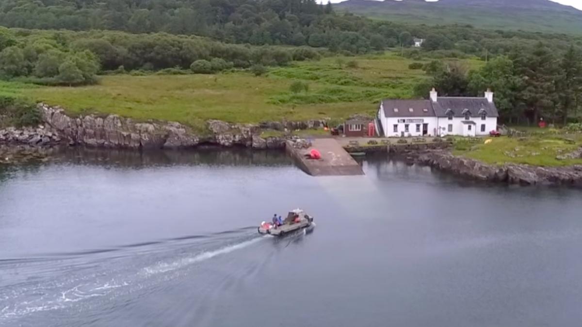 este uimitor cine a cumparat o mica insula din scotia video