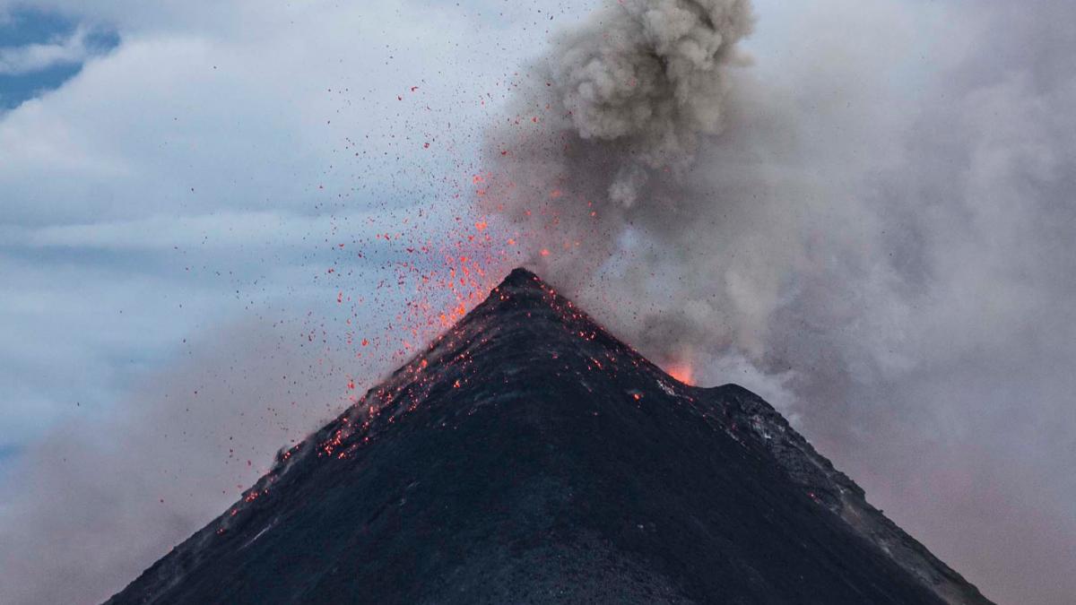 situatie alarmanta in hawaii din cauza eruptiei unui vulcan anuntul neasteptat al geologilor