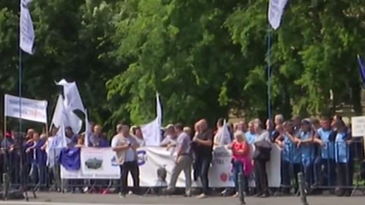 saptamana si protestul pentru guvernul dancila sindicalistii din industria apararii protesteaza