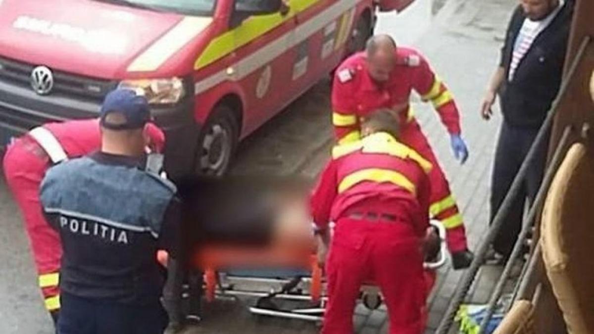 crima in plina strada un tanar de 32 de ani a fost injunghiat in zona inimii atacatorul este de