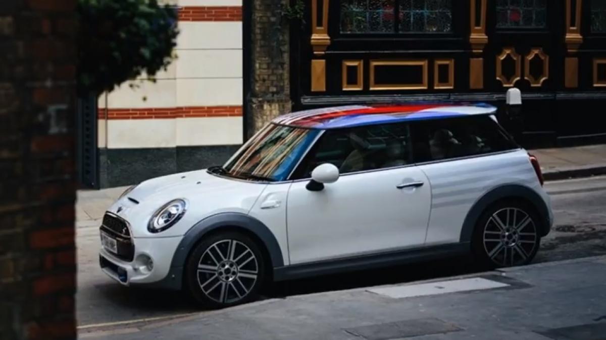 cum arata masina construita cu ocazia nuntii printul harry cu meghan markle video