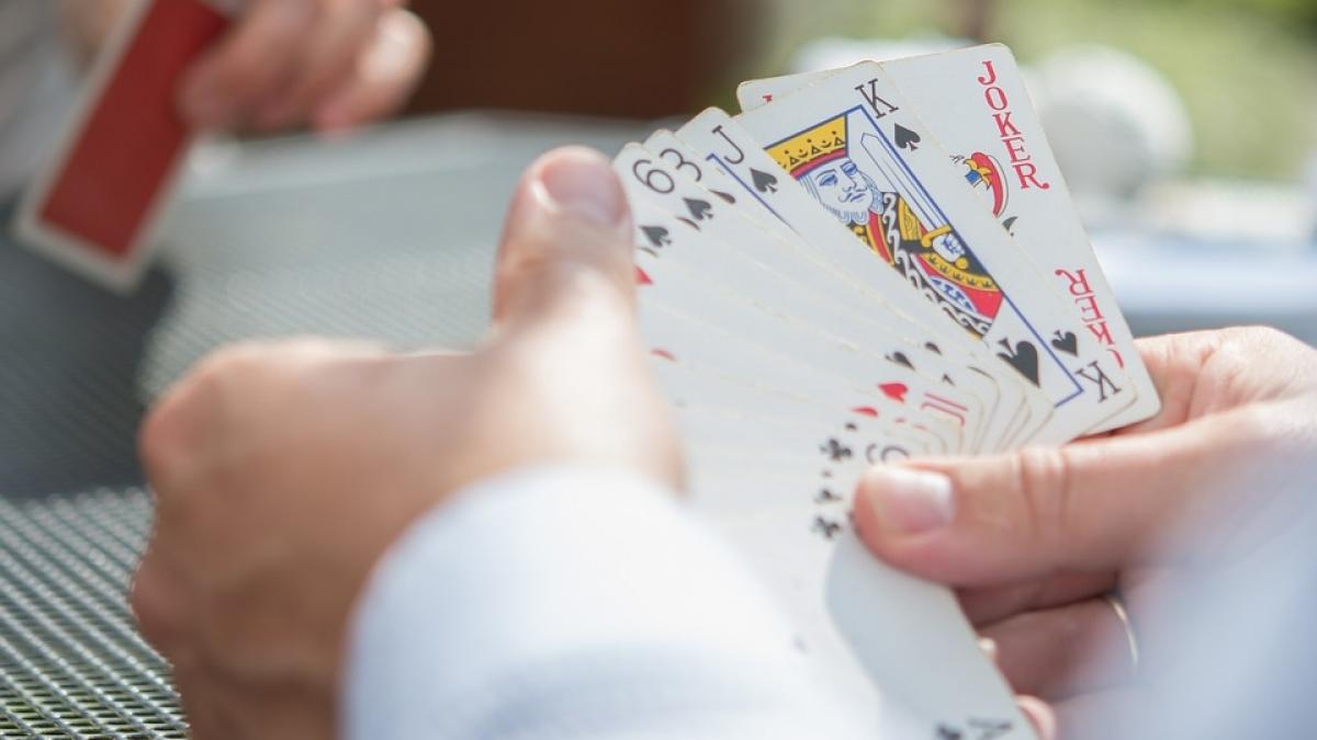 secretele mai putin cunoscute care se ascund in pachetele cu carti de joc