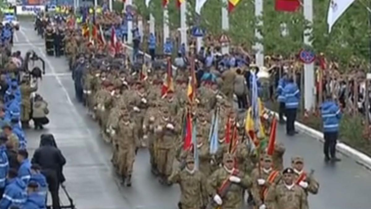 de ziua eroilor parada politicienilor