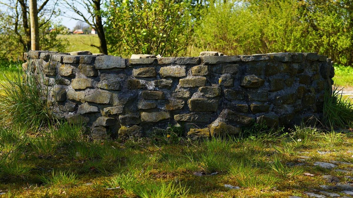 descoperire socanta intr o fantana doua persoane au fost gasite fara suflare