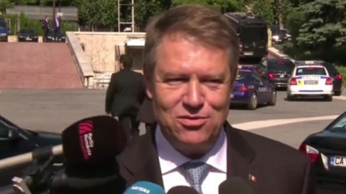 klaus iohannis replica acida daca cineva se uita prea des la filme cu mafioti e problema sa