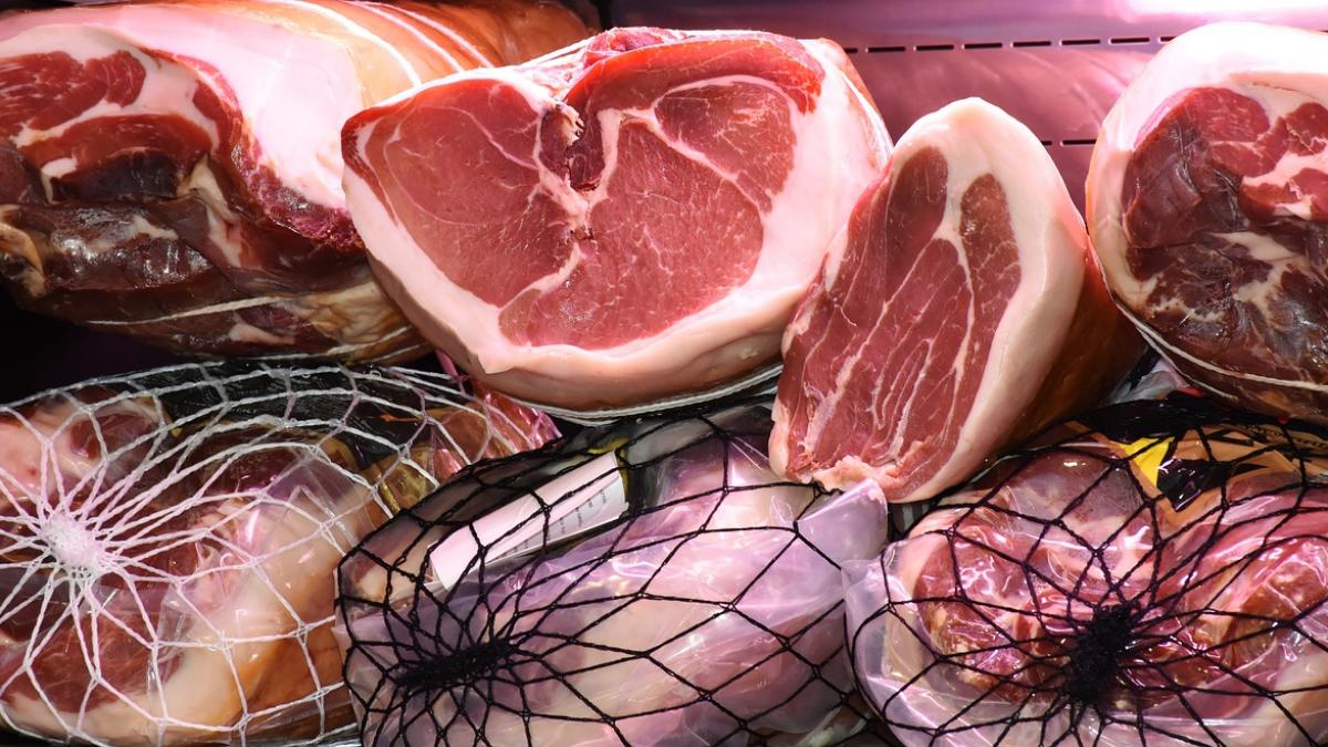 alerta in magazine carne cu antibiotice scoasa la vanzare