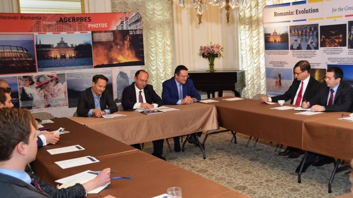 consilierul pe politica externa al lui iohannis a plecat in sua in plin scandal