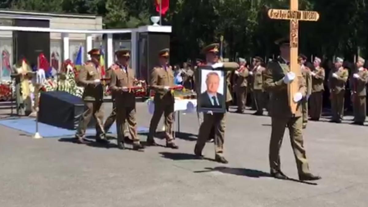 gestul tulburator facut de un barbat la inmormantarea lui cristian topescu