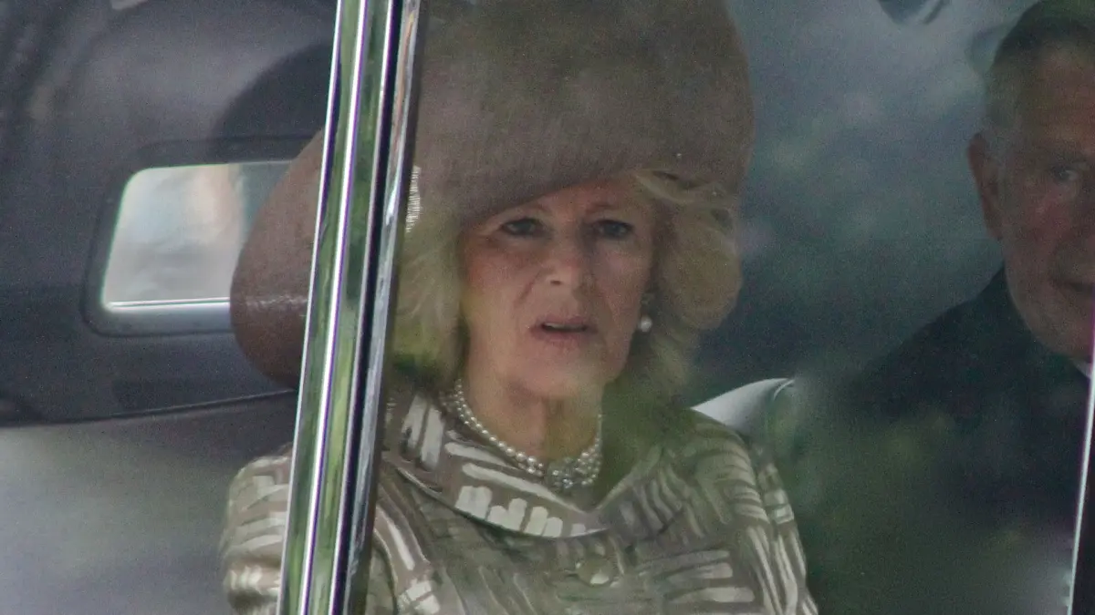 ipocrizie regala sotia printului charles o critica pe meghan markle