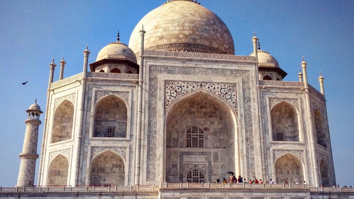 monumentul taj mahal cel mai important simbol al indiei in mare pericol din cauza poluarii