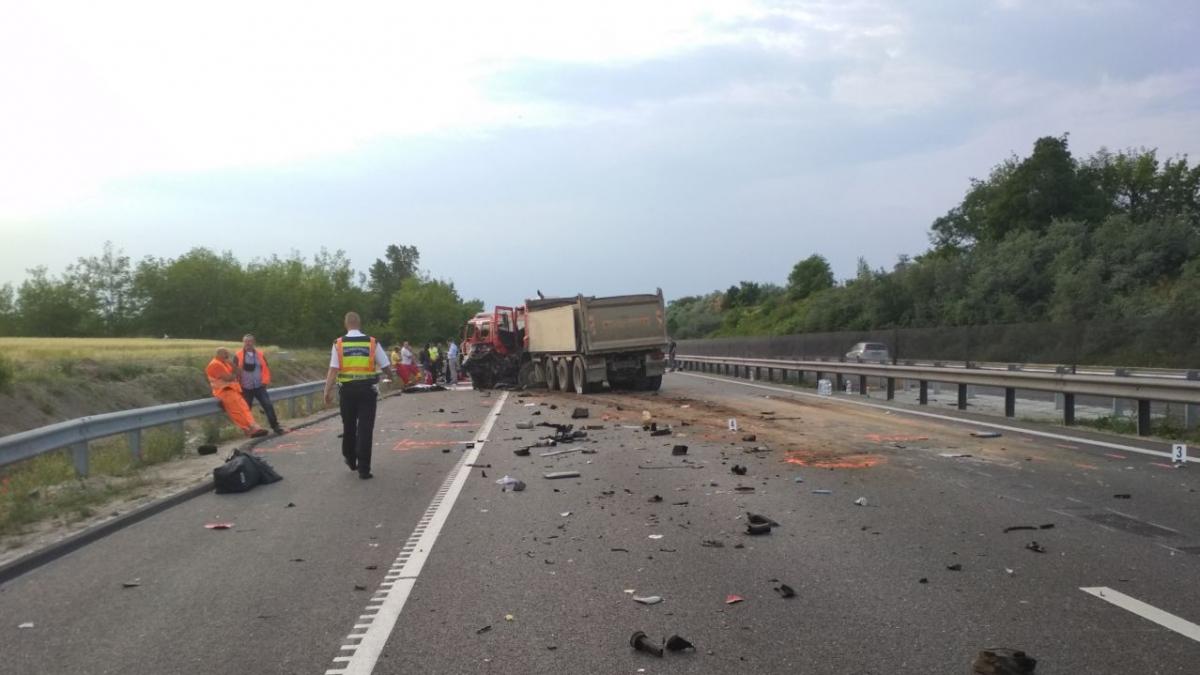 primele imagini de la tragedia din ungaria un microbuz din mures a fost implicat in accident iar