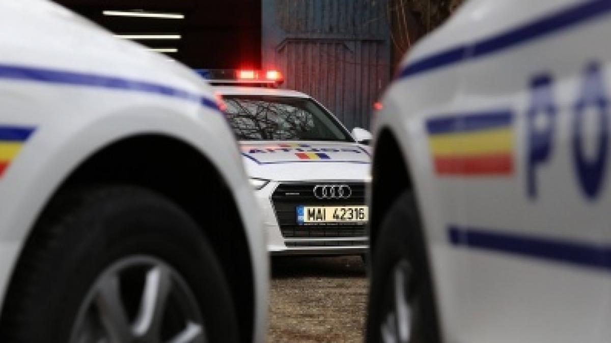 zeci de tineri audiati intr o comuna din vaslui ce au putut sa i faca unui politist
