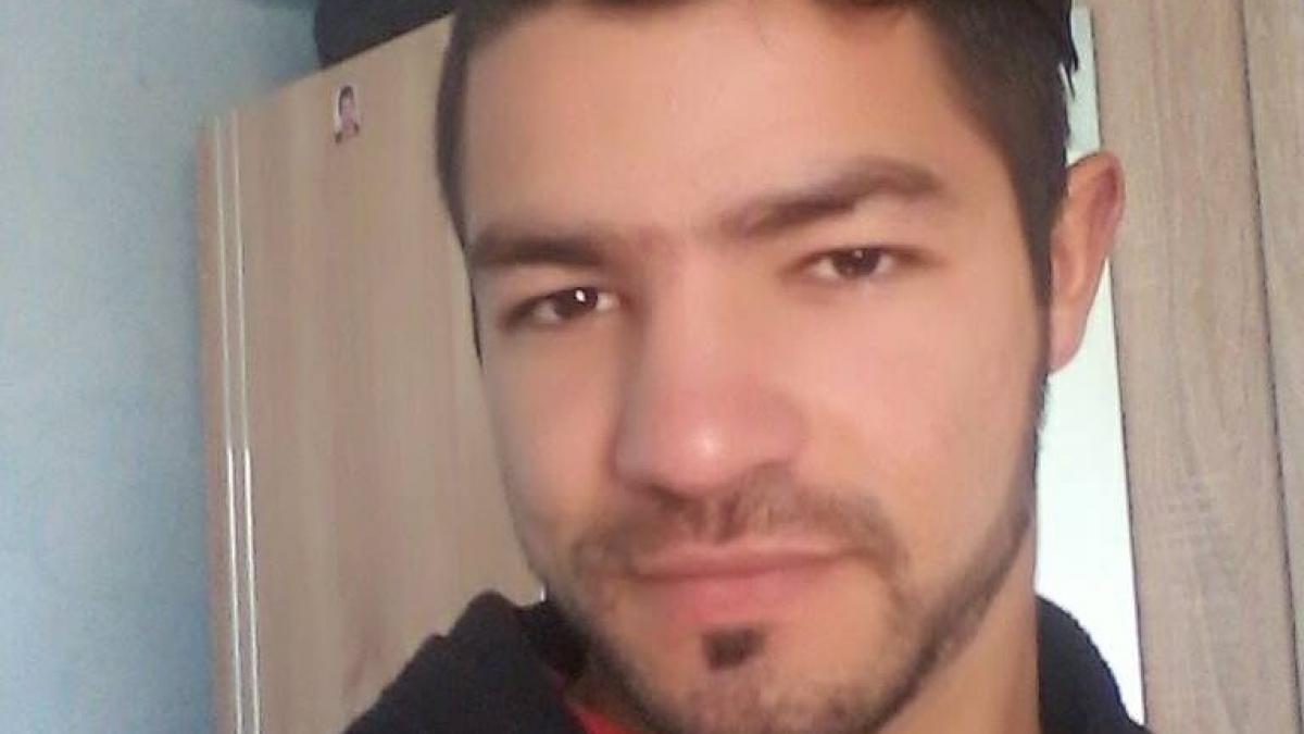 a fost declarat mort in accidentul din ungaria dar mai multe postari apar pe pagina lui de facebook