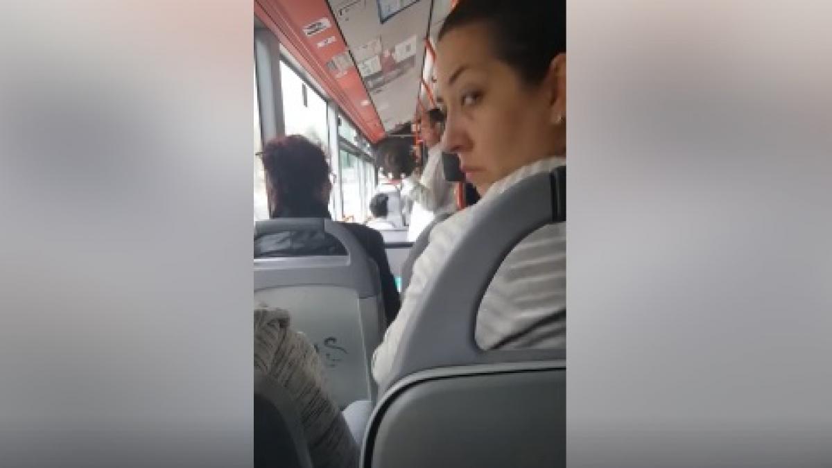 erau intr un troleu din bucuresti cand au vazut un barbat in plina actiune nu le a venit sa creada