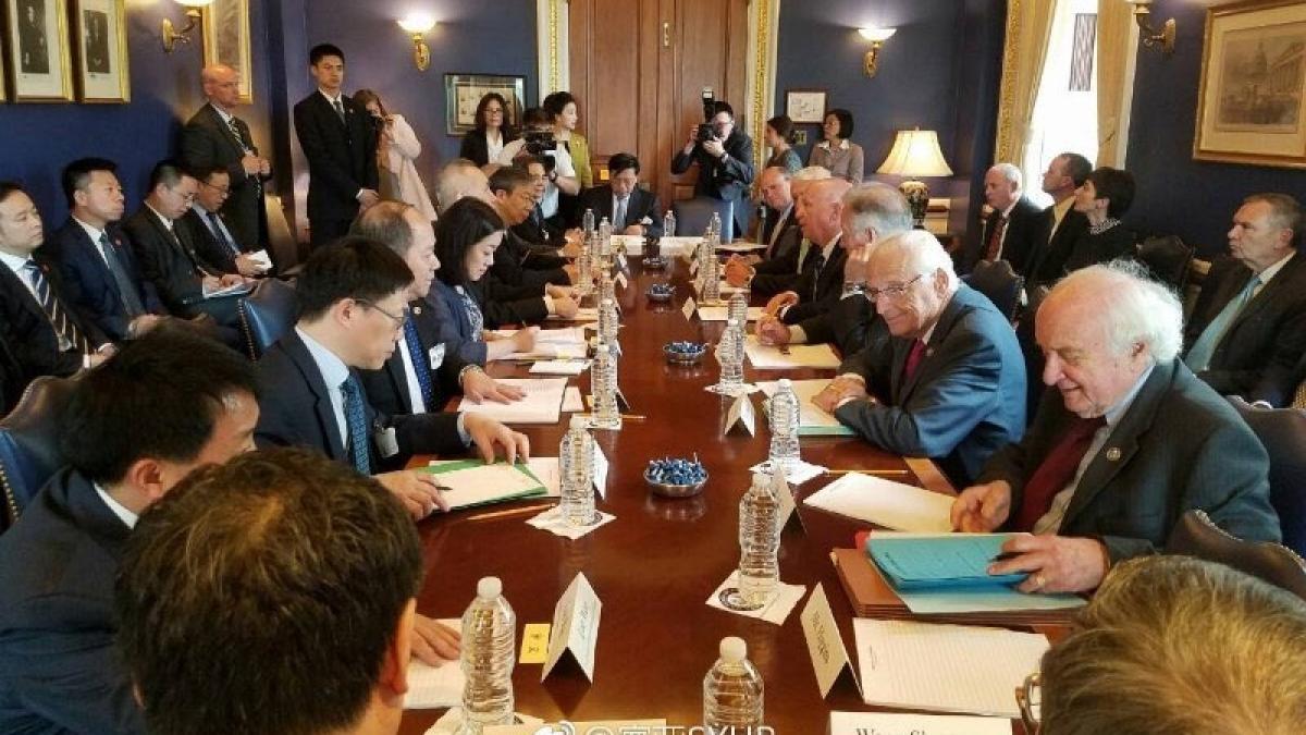 o fotografie de la negocierile sua china a devenit virala detaliul care dezvaluie noua realitate