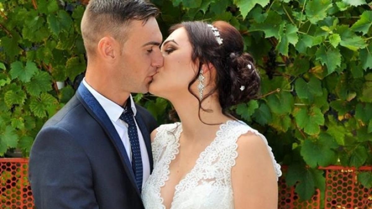 elena s a maritat cu sergiu acum un an si parea iubirea vietii ei amandoi extrem de frumosi aseara