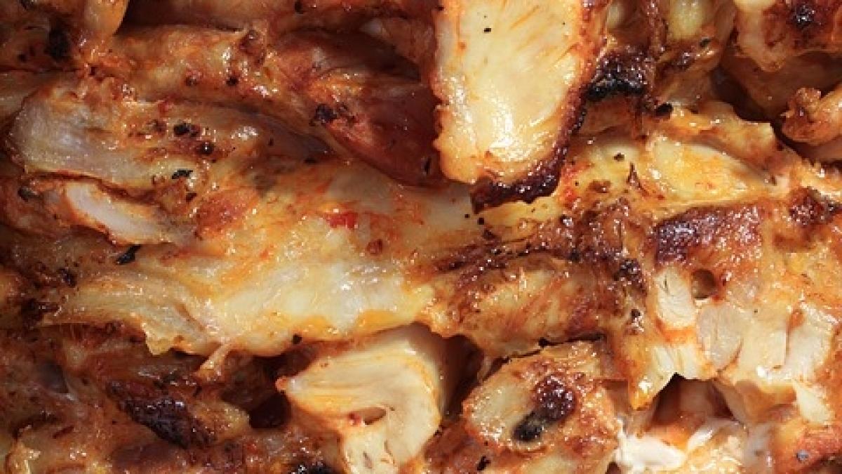 pericol pentru sanatate carne de porc expirata gasita intr o shaormerie