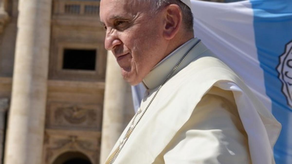 ti ai fi inchipuit asa arata apartamentul in care doarme papa francisc