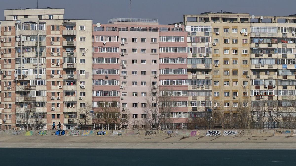 bucurestiul a pierdut anul trecut 100 000 de locuitori oamenii au lasat orasul pentru viata la tara