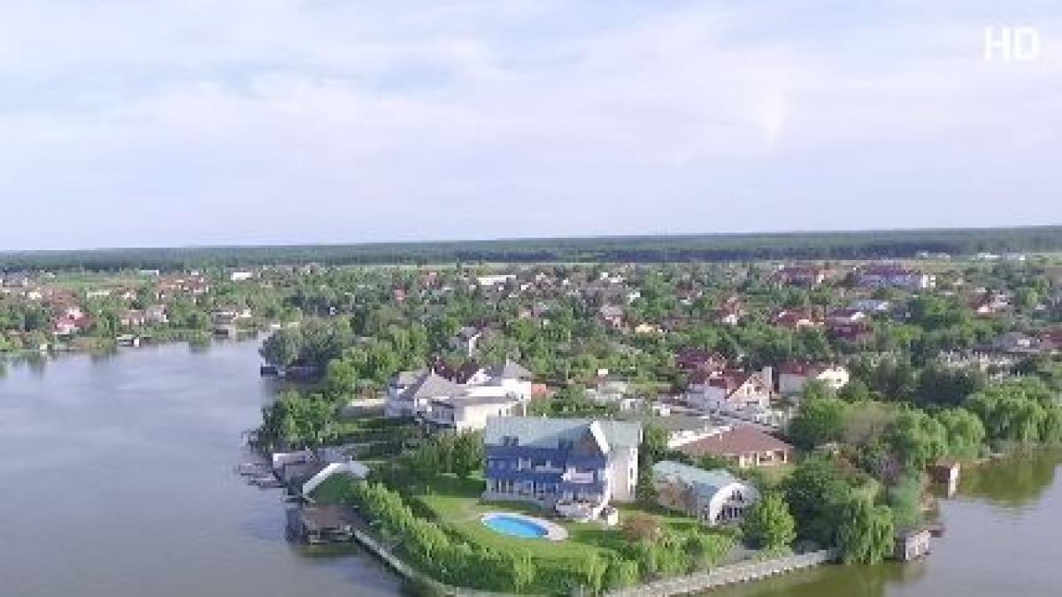 smecherie pe lacul milionarilor salupa mai scumpa decat casa