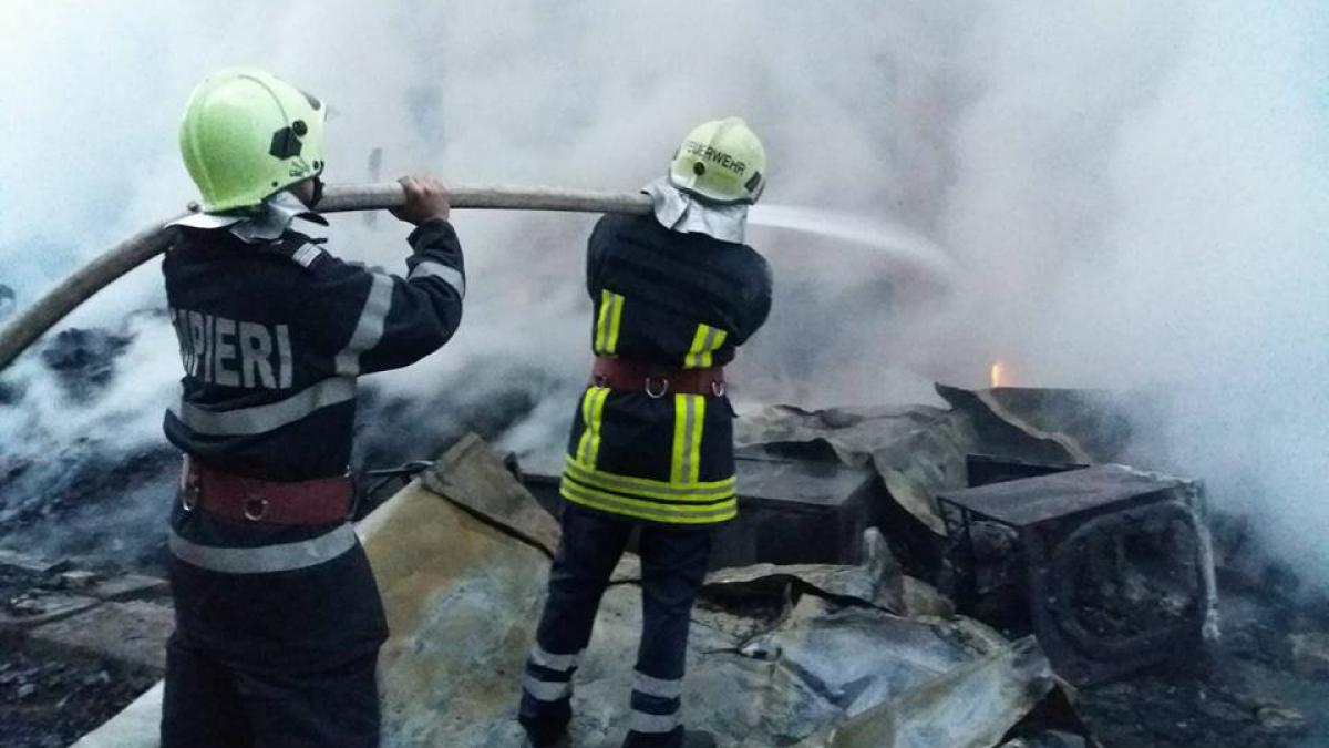 a dat foc unei magazii iar incendiul s a extins la 20 de anexe gospodaresti ce s a intamplat la