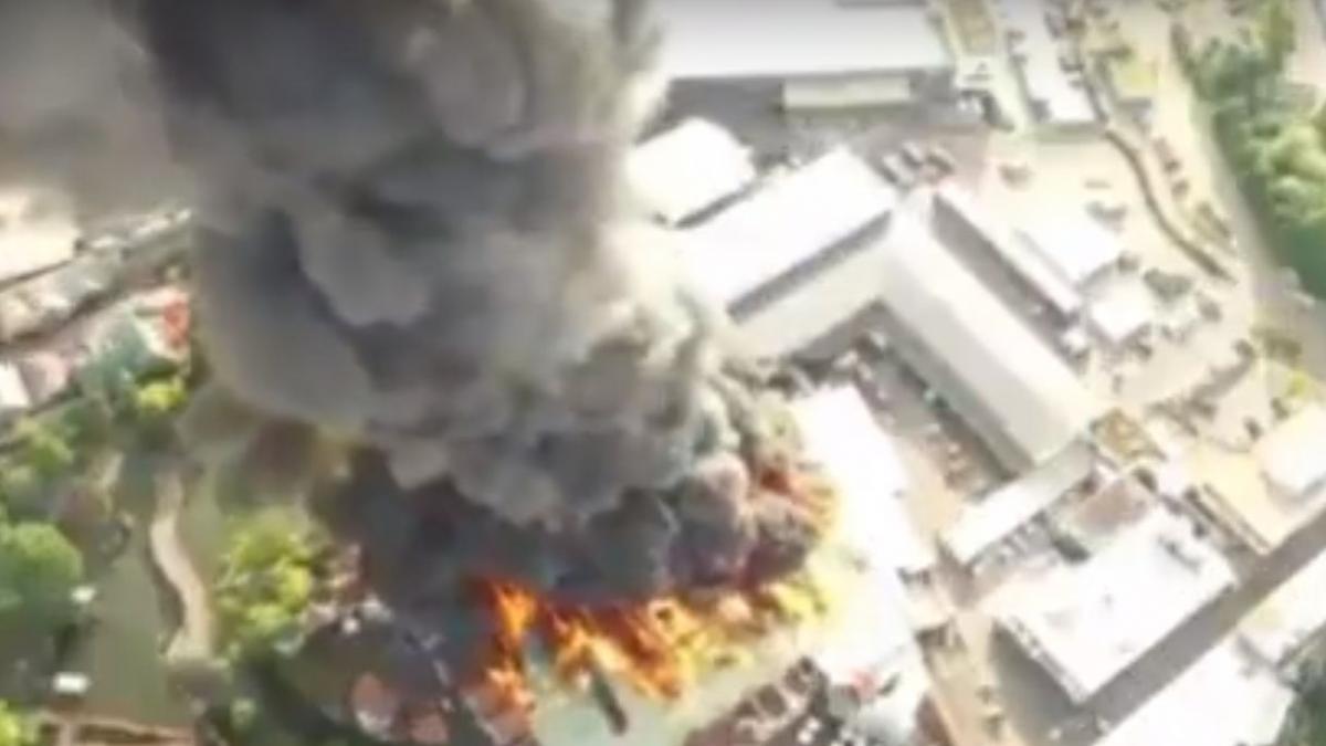 incendiu de proportii in germania peste 25 000 de oameni se aflau la locul incidentului video