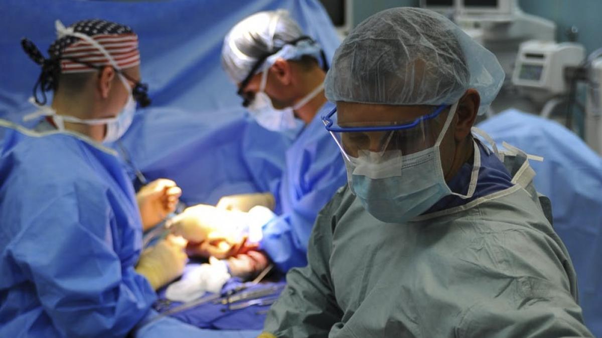 situatie incredibila medicii din iasi nevoiti sa indeparteze toate organele din abdomenul unei femei