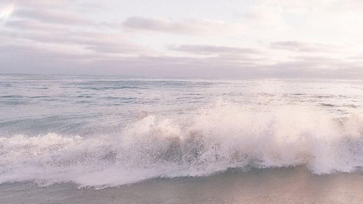 scaldatul este interzis pe tot litoralul valurile ajung si la doi metri inaltime