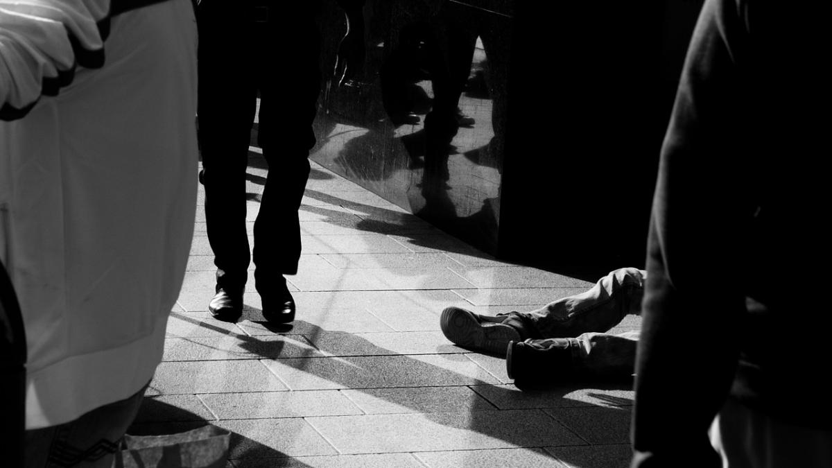 barbatul care a incendiat mortal doi oameni ai strazii condamnat la 22 de ani de inchisoare