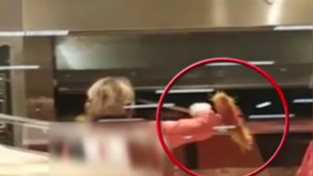 cum a fost pedepsita angajata kaufland care a fost filmata intorcand produsele de patiserie cu