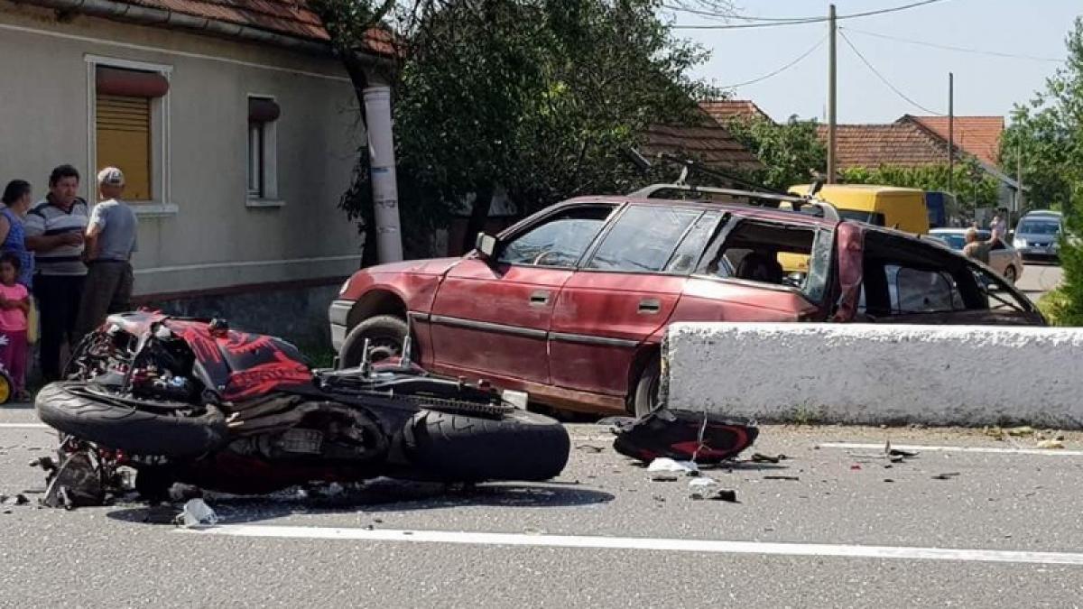 accident cumplit un motociclist a murit dupa o coliziune cu o masina