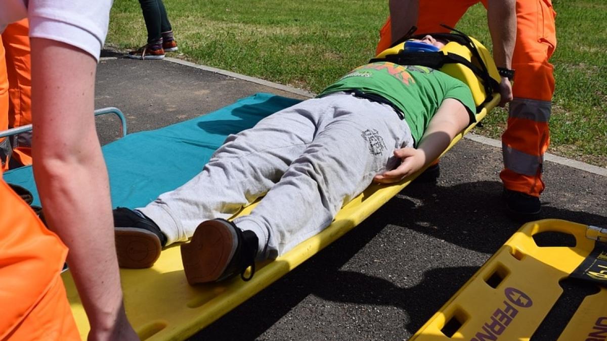 incident socant la iasi copil de 12 ani impuscat de un adolescent de 17 ani