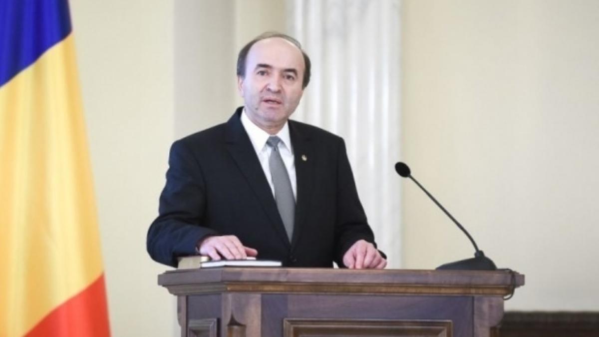 tudorel toader mesaj pentru klaus iohannis poate sa incalce constitutia si sa nu o revoce dar vin