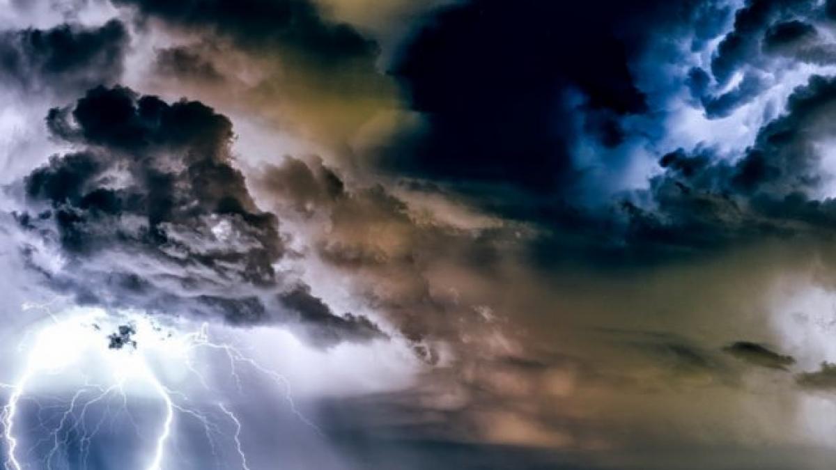 fenomene meteo extreme in urmatoarea ora ce se intampla cu vremea