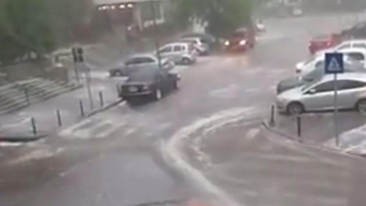 meteorologii anunta ca vremea rea continua si luni