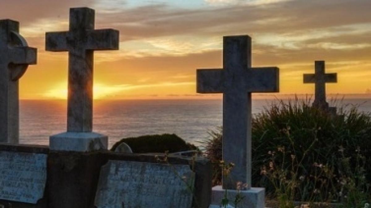 amenda uriasa pentru un batran din gorj care isi construia propriul cavou ar fi folosit munca la