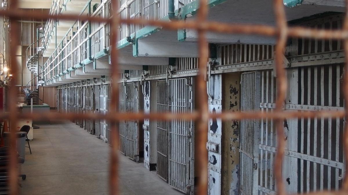 condamnare pe viata pentru doi frati din maramures care au ucis un politist in biroul sau