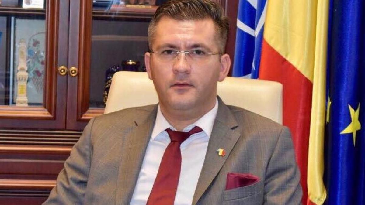 prefectul constantei s a facut de ras dupa ce a comis mai multe greseli intr un discurs