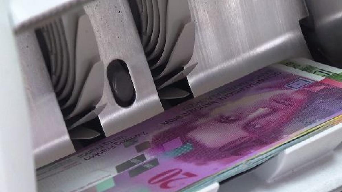 romanii cu credite in lei primesc o noua lovitura