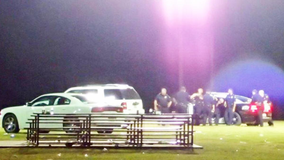 un nou atac armat in texas un necunoscut a deschis focul la un meci de fotbal american o femeie