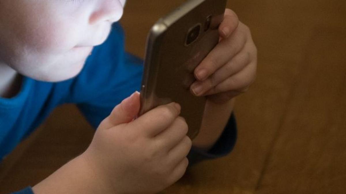 raspunsul unei fetite cand o sa fiu mare vreau sa fiu telefon mobil povestea a devenit virala