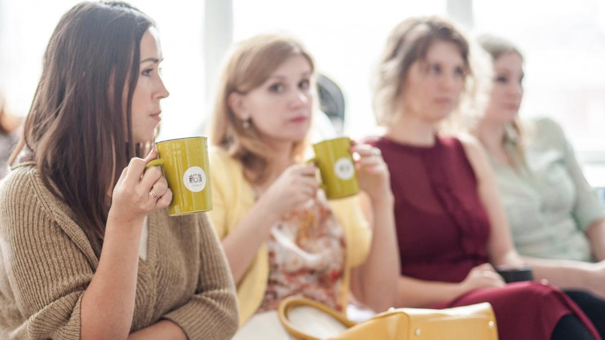 sunt casatorit de 30 de ani cu sotia mea intr o zi am auzit o vorbind cu prietenele sale in