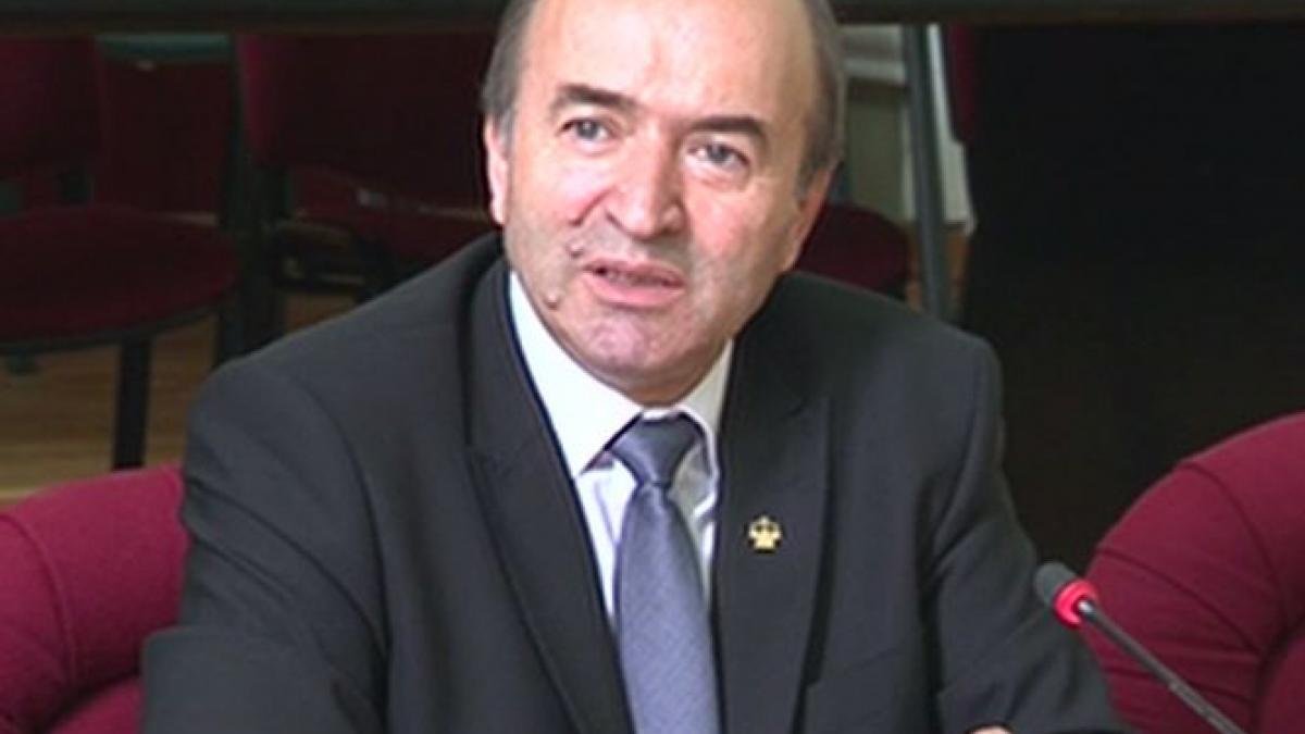 ministrul justitiei decizia ccr este obligatorie pentru toti