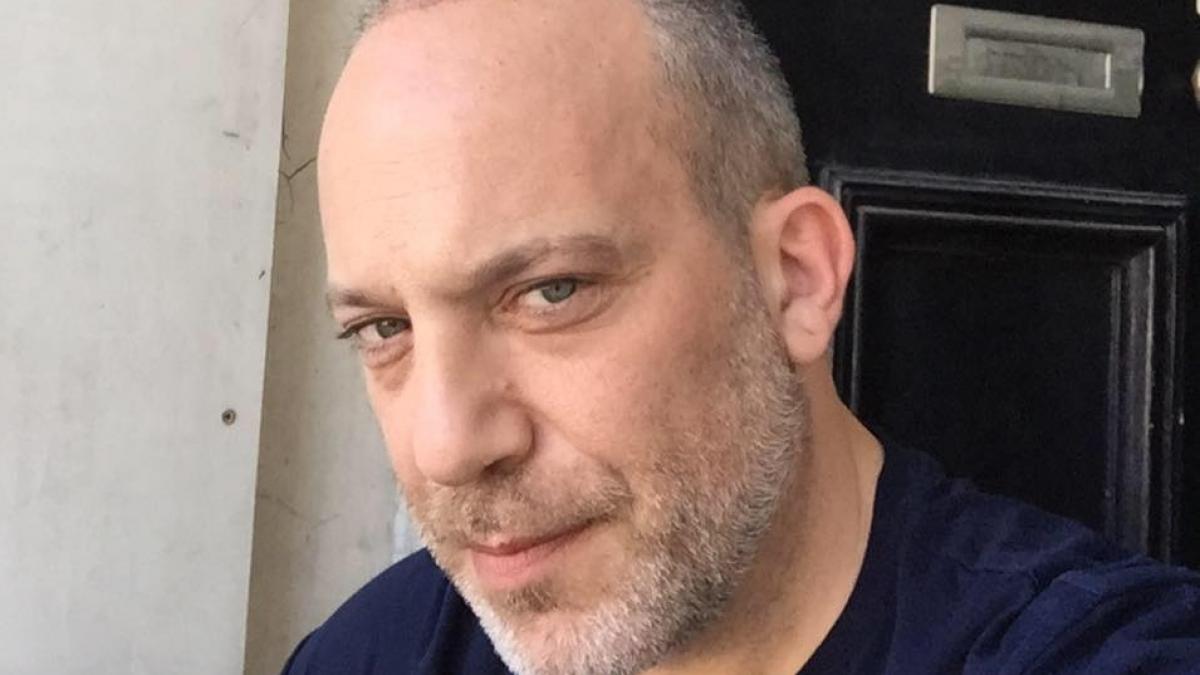 panica pe aeroportul din oradea un actor cunoscut a lesinat chiar langa avion