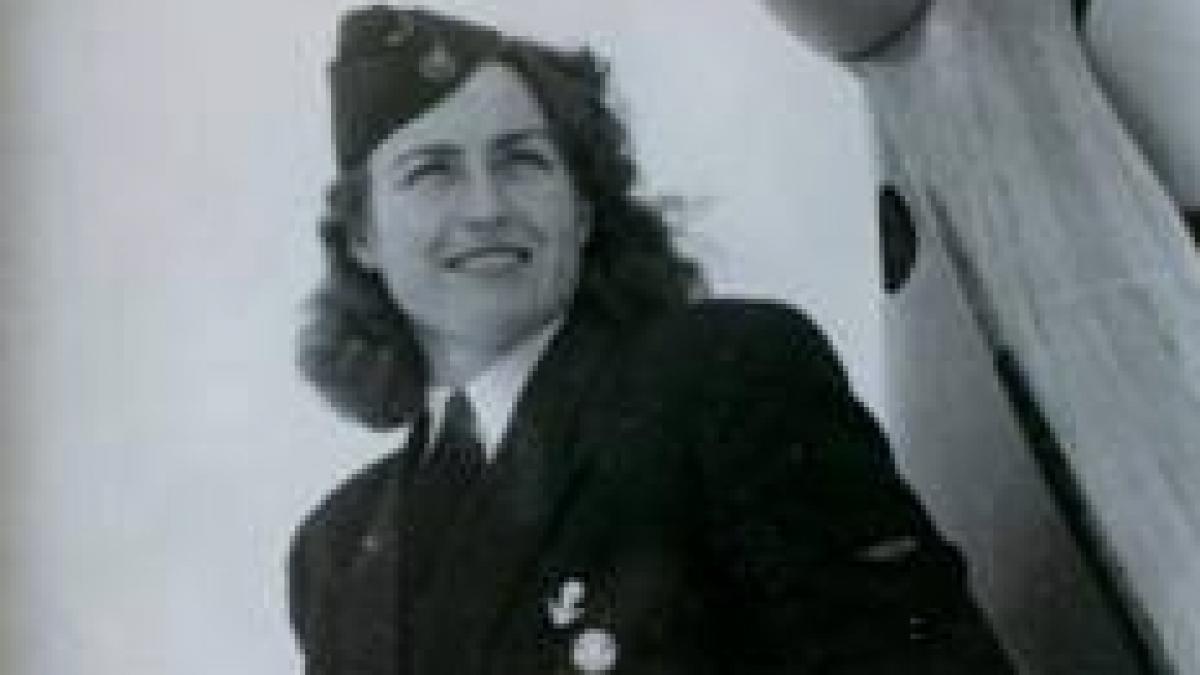 ruxanda agache mihes povestea unei vieti de exceptie aviatoarea care a sfidat cerul si moartea