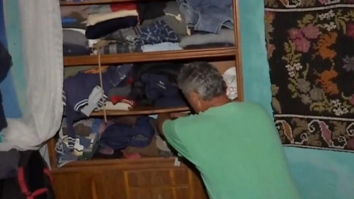 constantin locuia cu sotia si cu fiul sau vitreg de ceva vreme intr o zi a venit mai devreme acasa