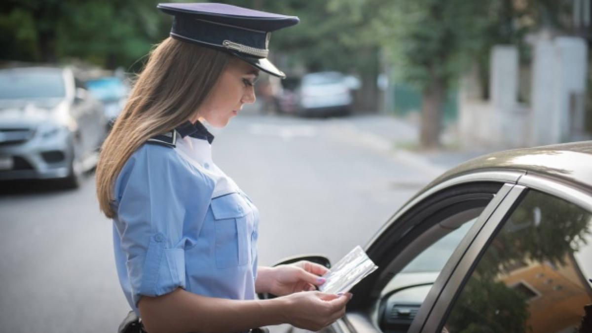 un pensionar de 71 de ani a adormit la volan si a lovit in plin un microbuz cu elevi la iasi