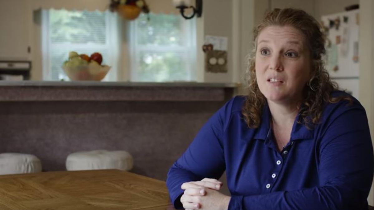 a avut peste 80 de operatii de cancer de piele pana la varsta de 40 de ani iar acest obicei des