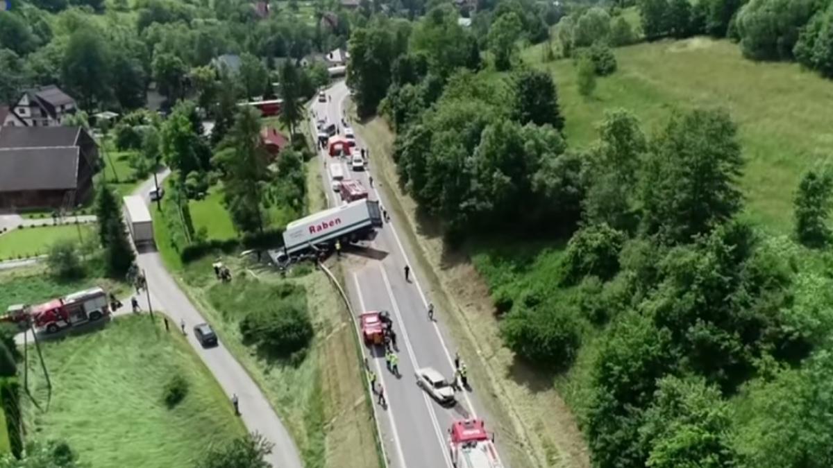 accident in polonia 43 de copii victime intr un impact teribil autocarul care i aducea din excursie