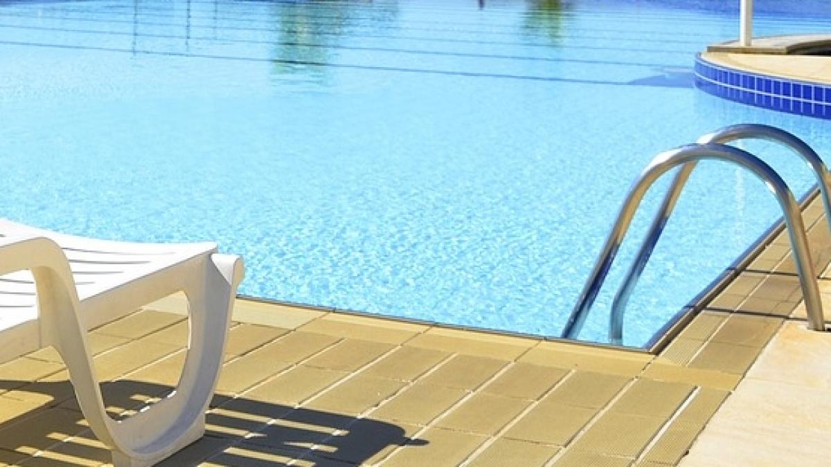 atentie la bolile pe care le poti lua de la piscina cum poti sa le eviti
